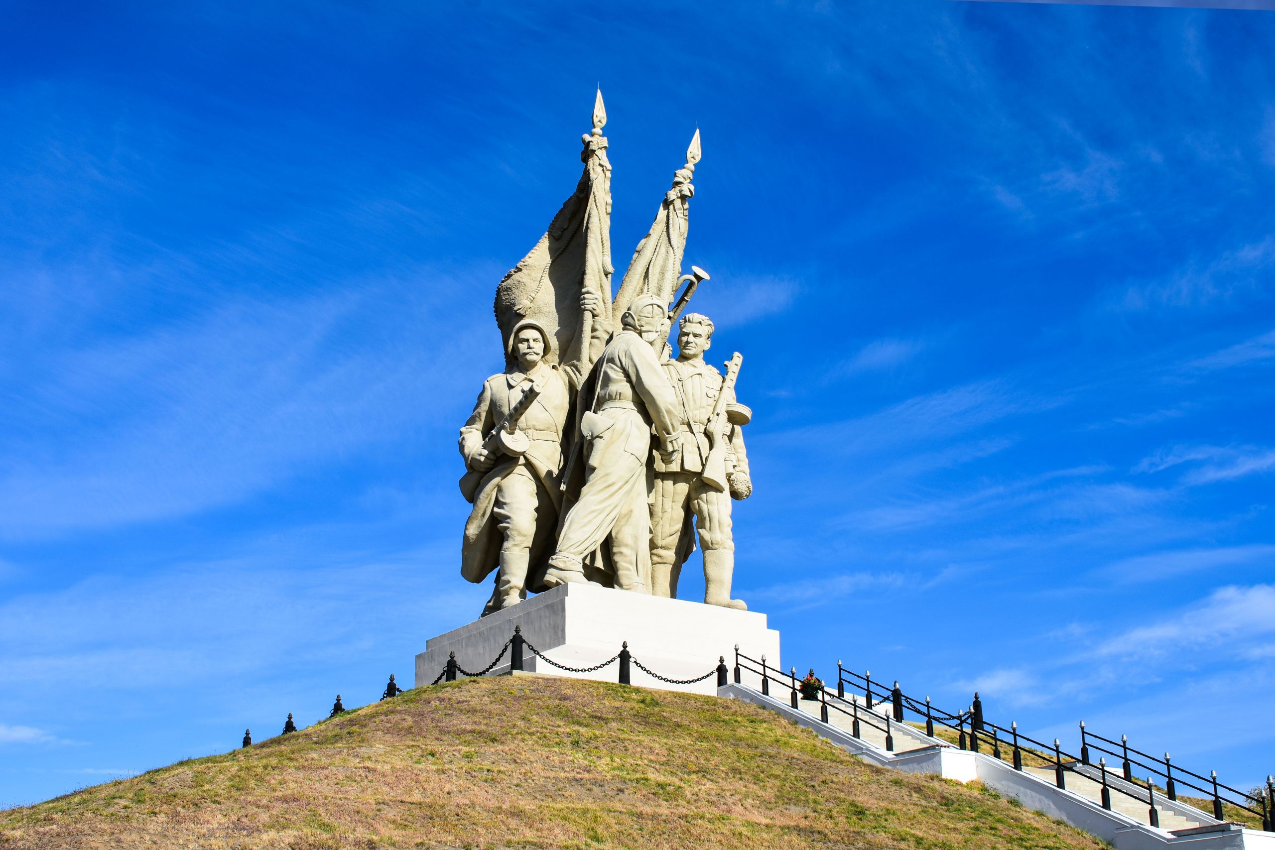 Памятник соединению фронтов. Памятник в Пятиморске Волгоградская. Монумент соединение фронтов Пятиморск. Волгоград Пятиморск достопримечательности. Пятиморск Калач на Дону.