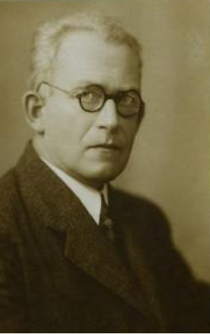 Юрия александровича билибина. Билибин. Билибину магадан. Юрия александровича билибина. Могила геолога.