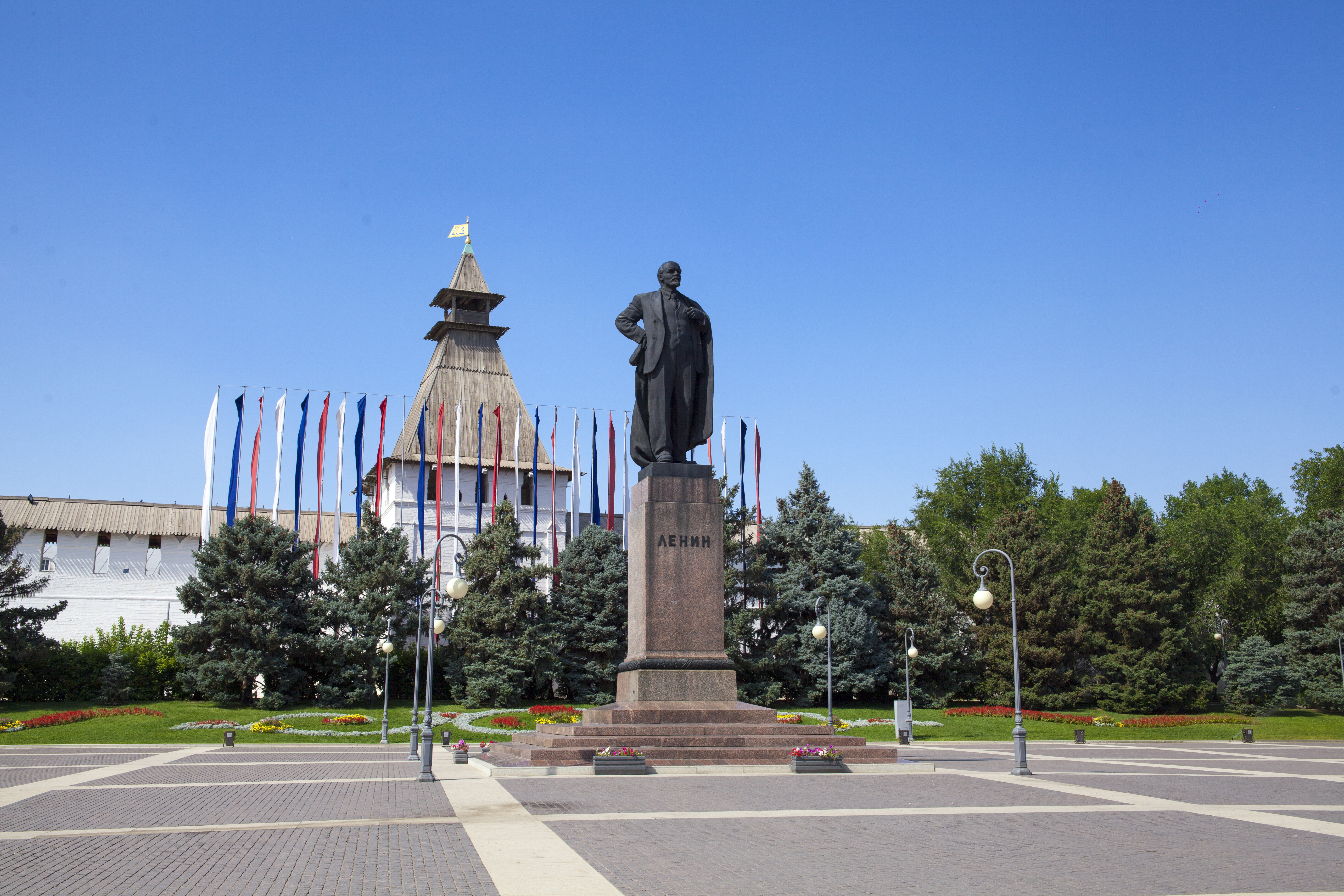 старая площадь ленина в астрахани