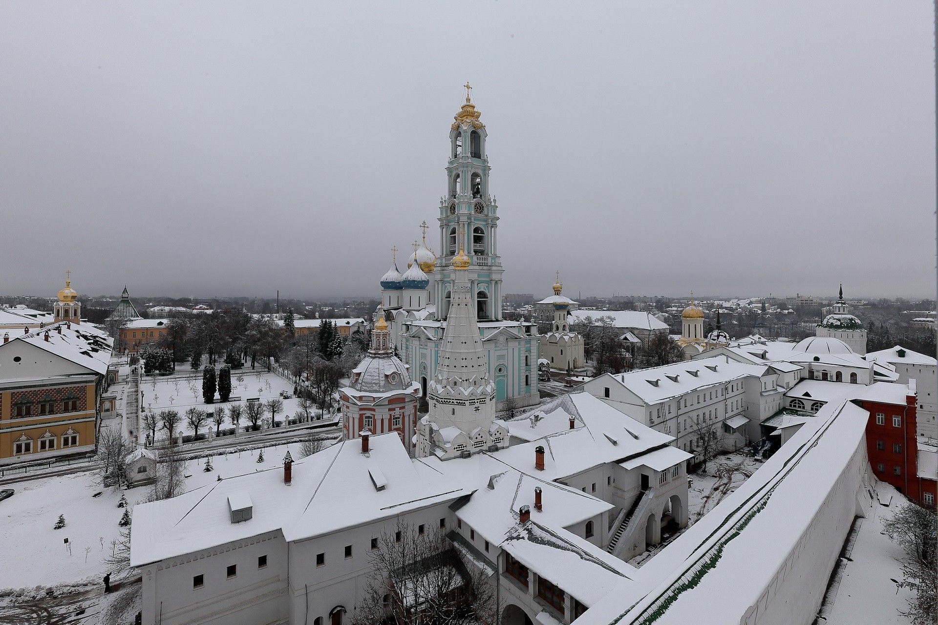 Звоны сергиевой лавры. Троице Сергиева Лавра колокольня. Сергиев Посад колокольня Троице-Сергиевой Лавры. Колокольня Лавры Сергиев Посад. Колокольня Троицкой Сергиевой Лавры.