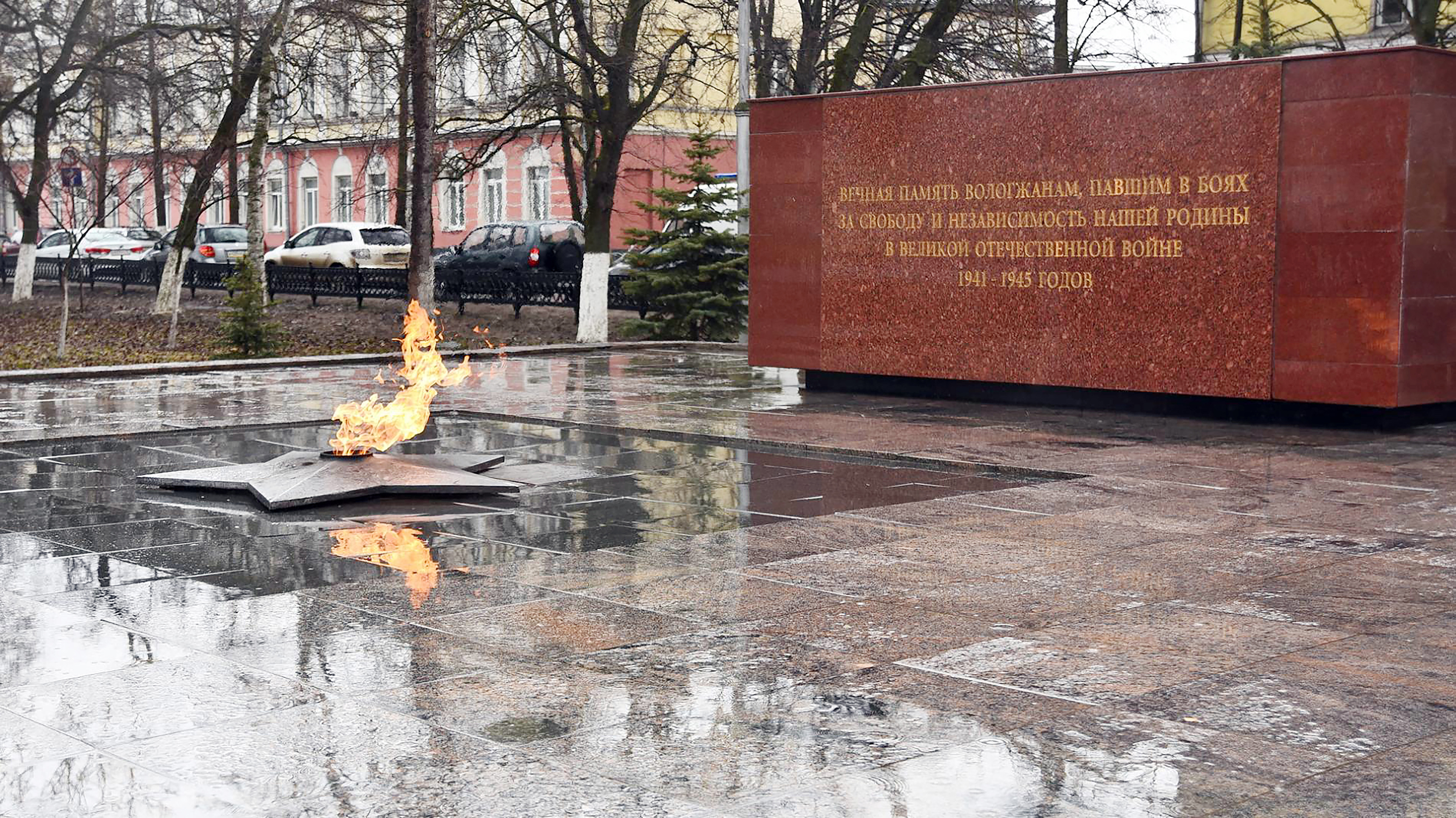 Площадь революции в вологде