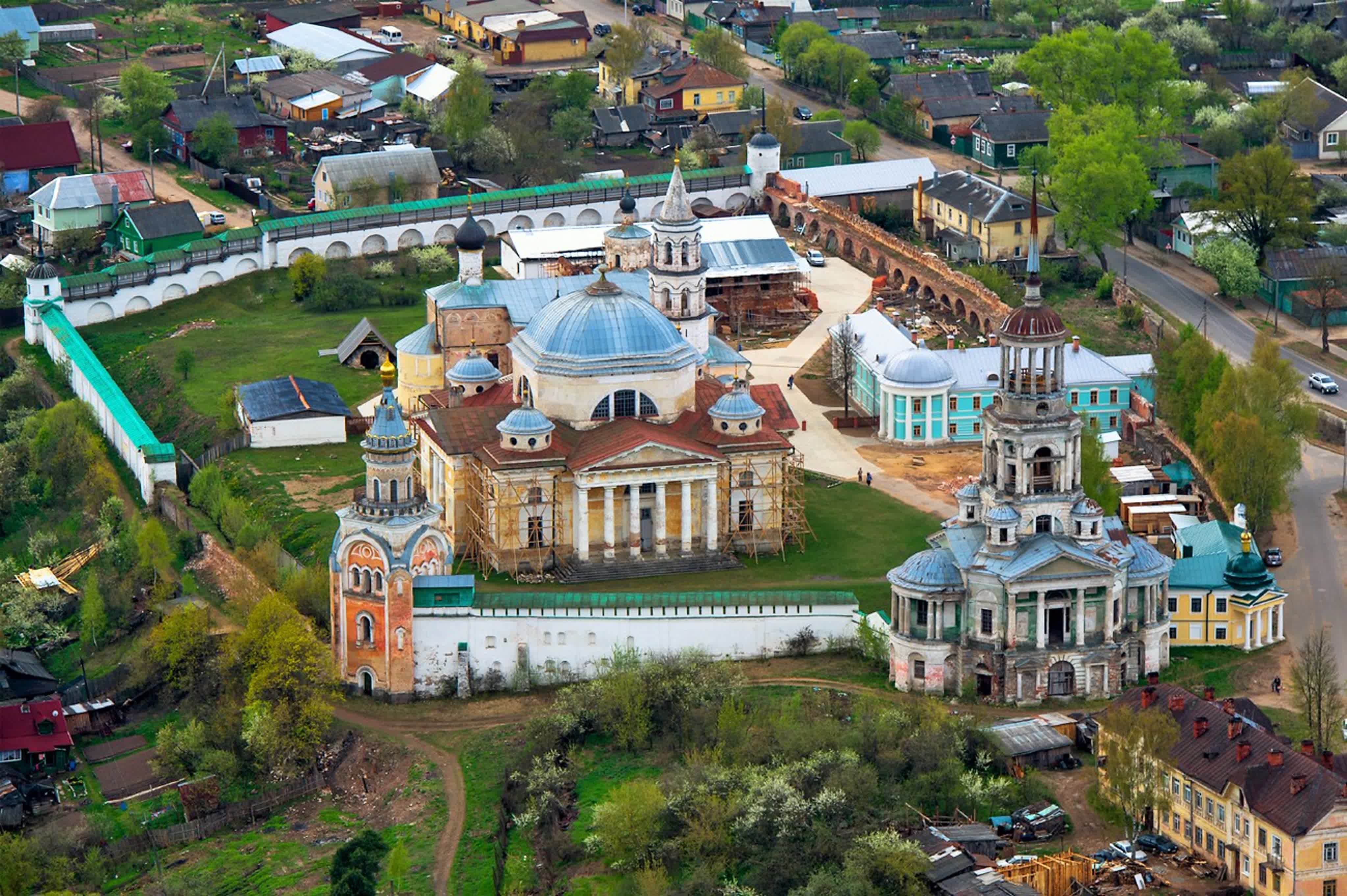 Новоторжский борисоглебский мужской монастырь